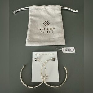 Kendra Scott Scarlet Pearl and Gold Hoop, Feather Weight